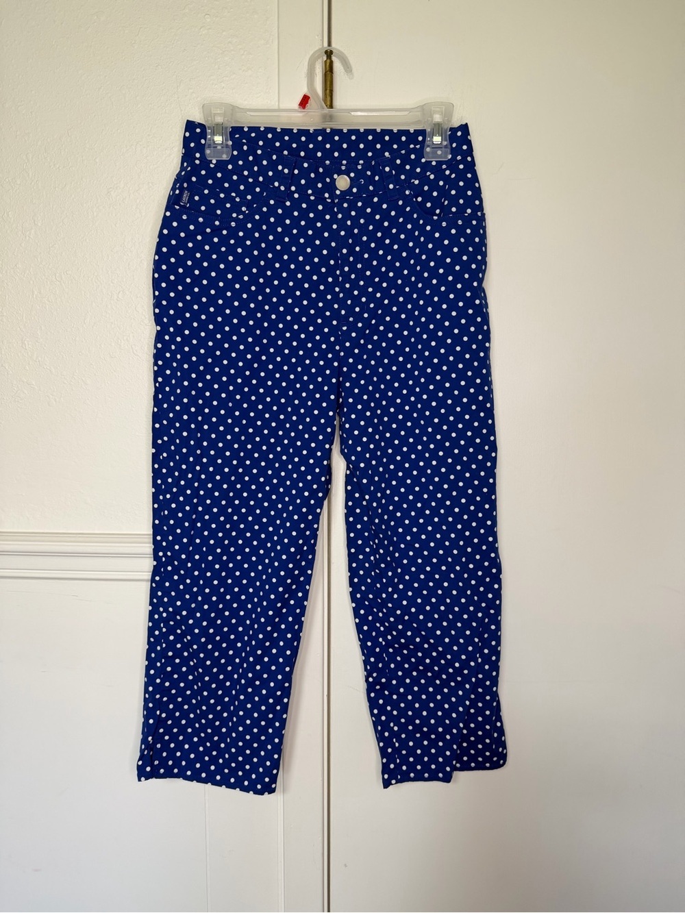 Lauren Jeans Co Polka Dot Cropped Pants in Blue size 6